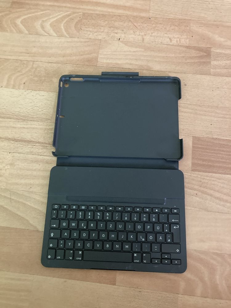 Logitech etui na tablet