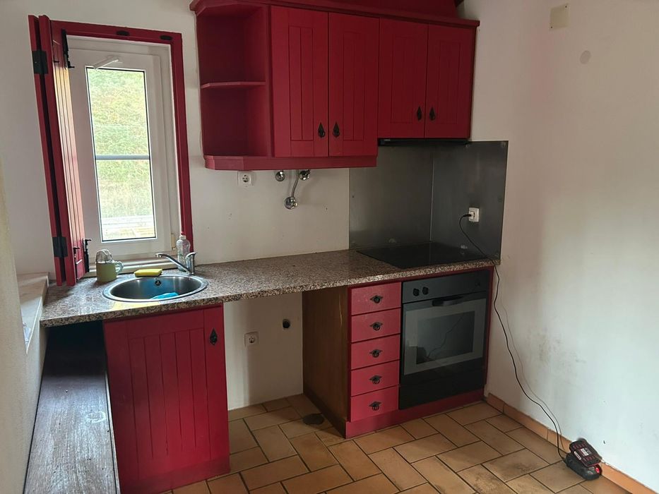 Cozinha completa usada