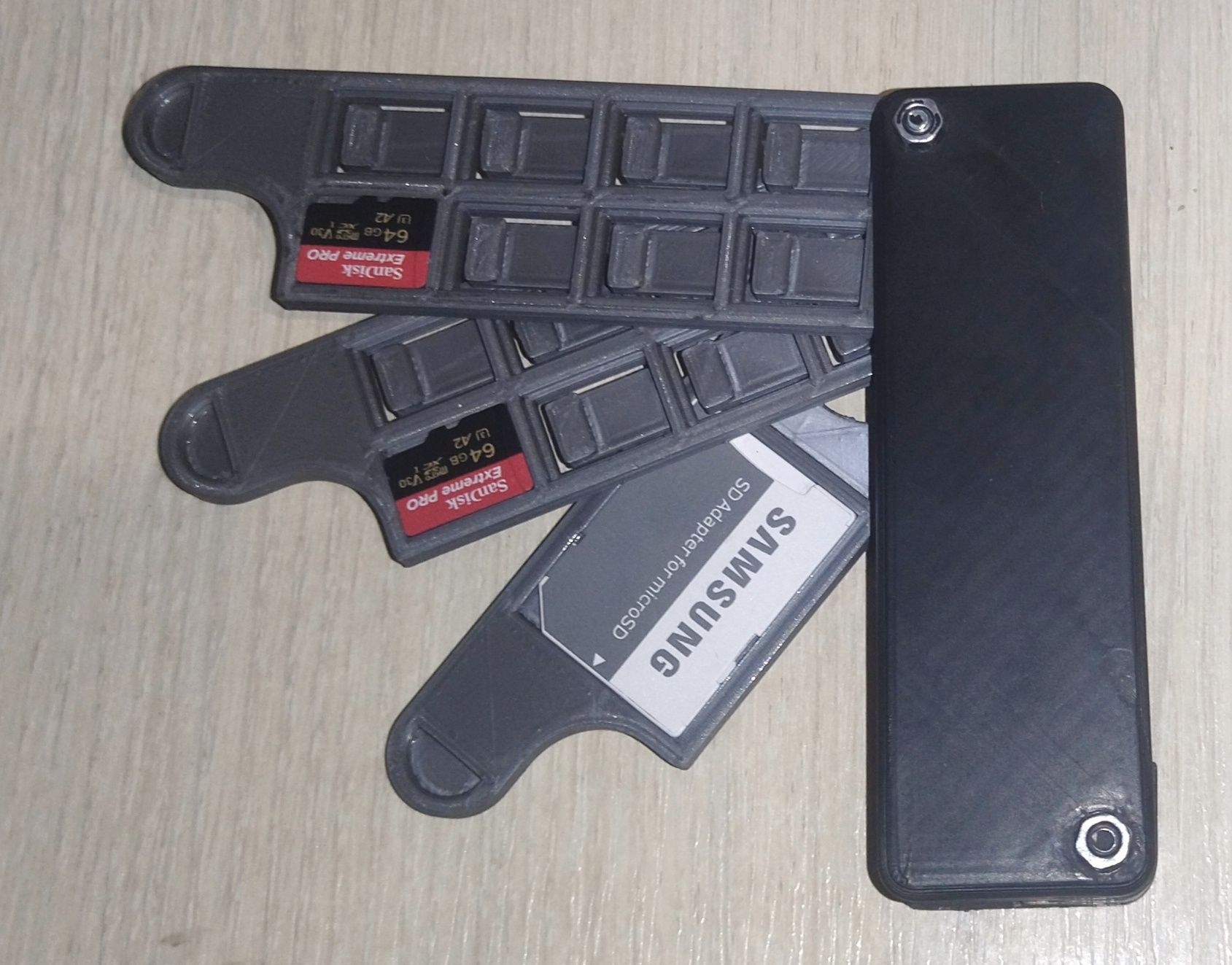 Держатель для карт SD и MicroSD