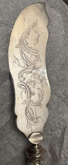 Trinchante de peixe, prata, marcado