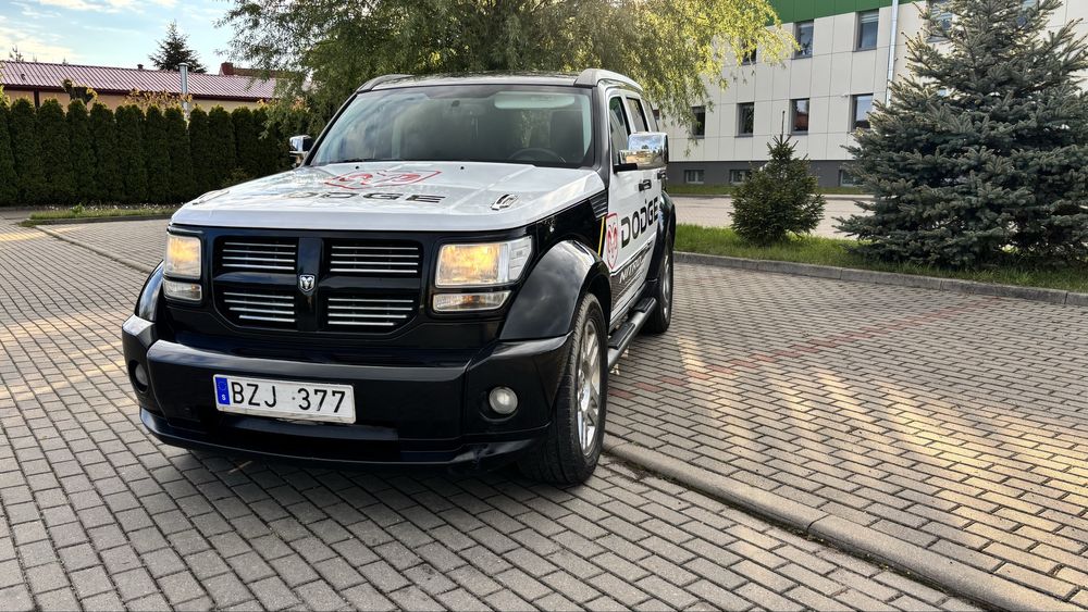 Dodge Nitro 4.0 bezyna super auto zamina na 7 osobowego