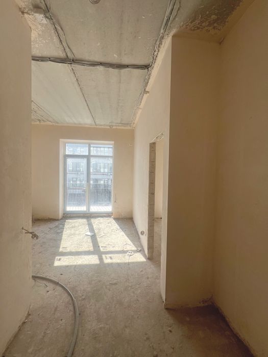 Без %. 1-кім студія з балконом, басейн,вітражні вікна, укриття