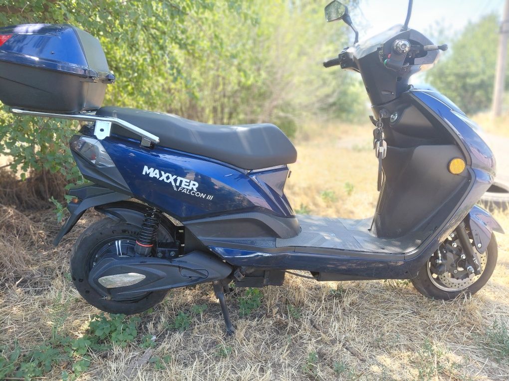 Электроскутер Maxxter Falcon 3
