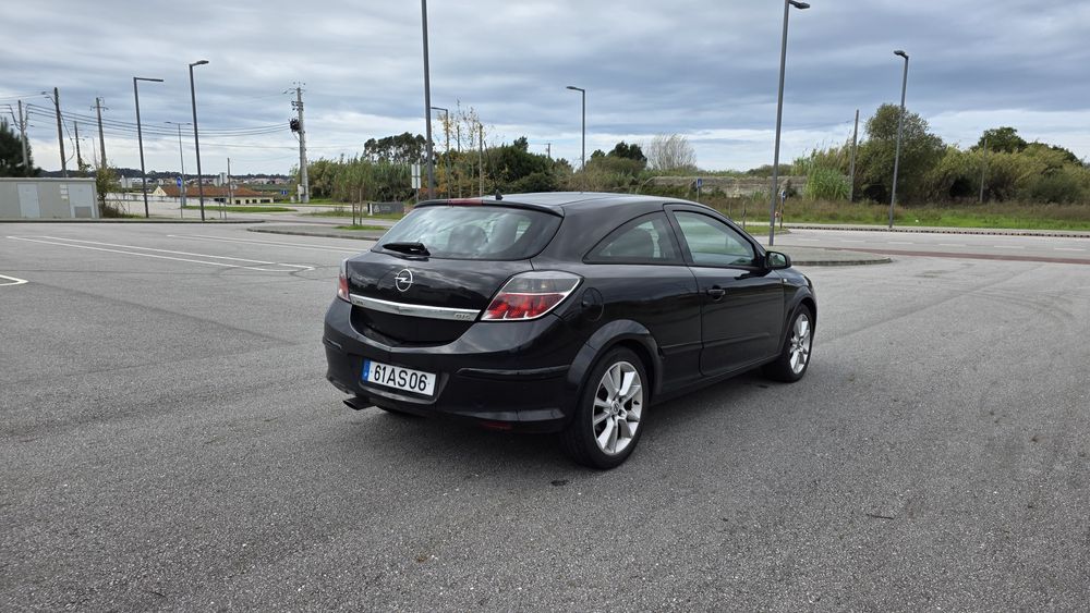 Opel Astra GTC 1.7 - 5 lugares