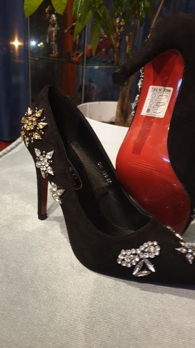 Sapatos novos de gala