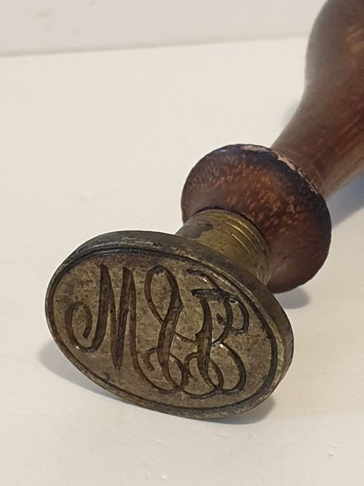 Antigo carimbo de lacre - sinete - com monogramas