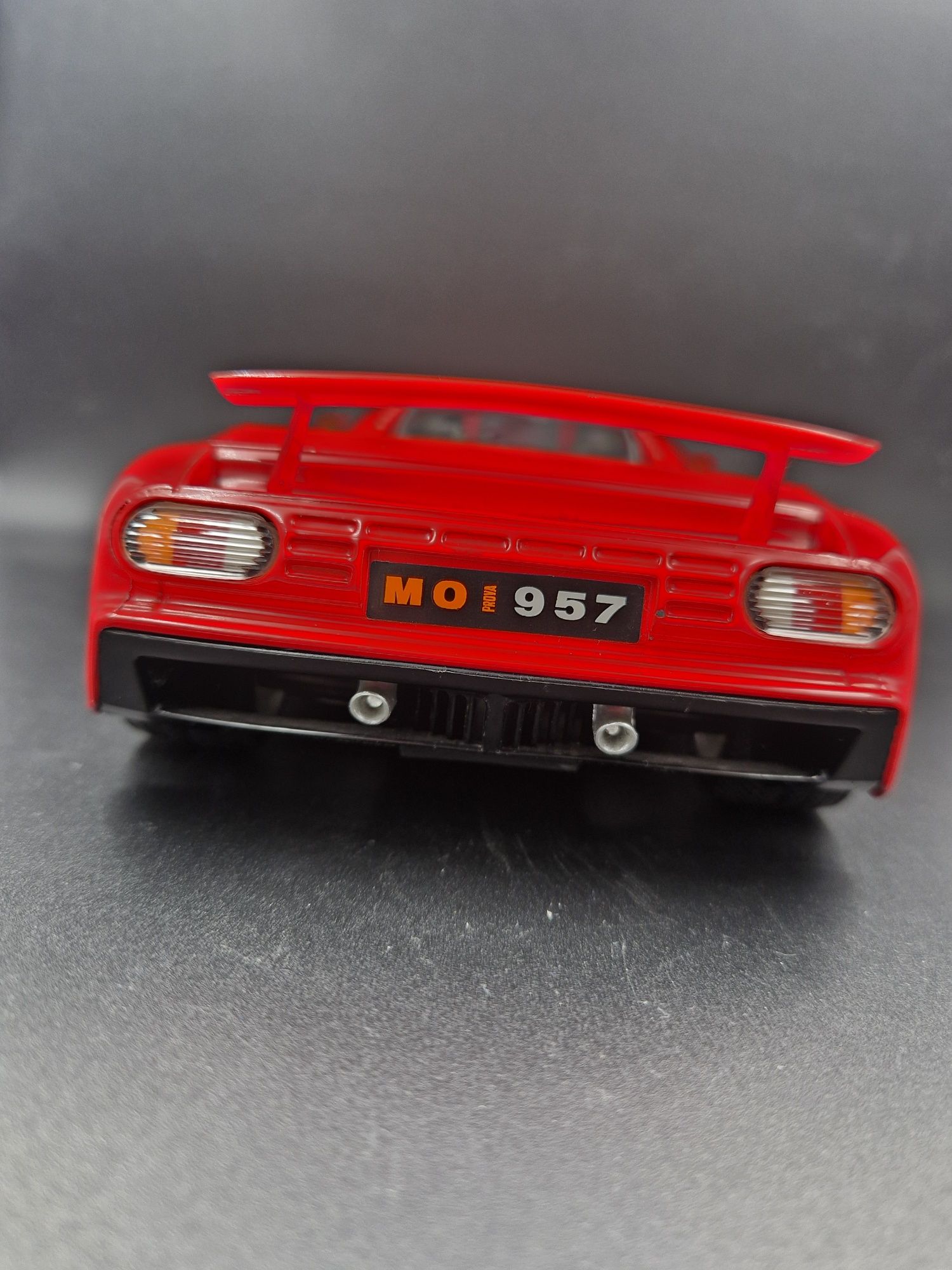 Model 1:18 Bburago Bugatti EB110
