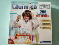 Kit de 200 experiências de Química - Clementoni