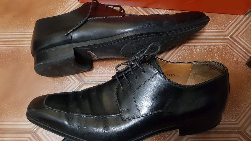 Sapatos pretos Emidio Tucci, tam 42 (ES), elegantes, muito estimados