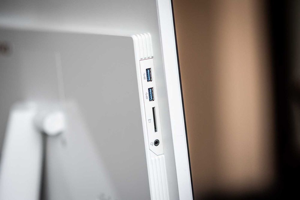 komputer All-In-One Lenovo i5/8GB/256GB SSD/Full HD/Windows licencja