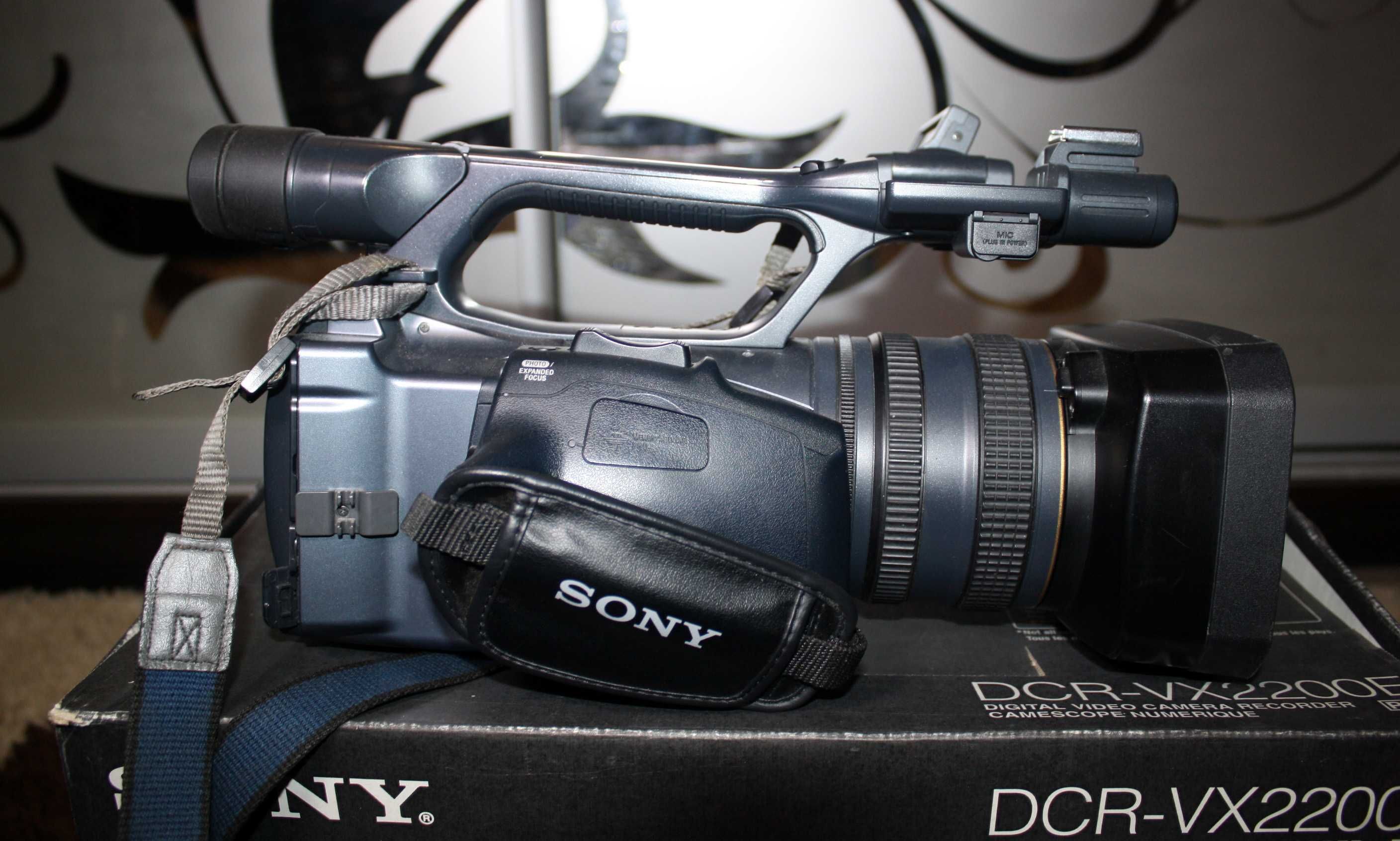 Відеокамера професійна, легендарна Sony DCR-VX 2200E - Оригінал.