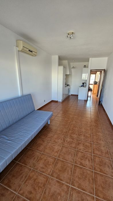 Alugo t2 quarteira anual