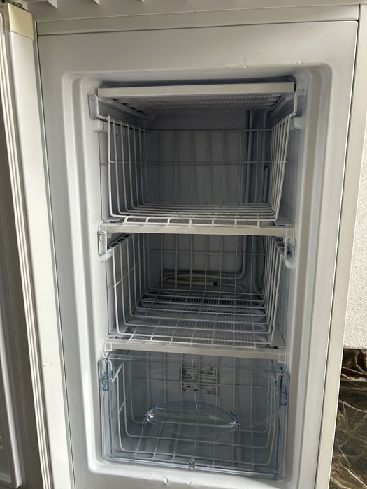 Морозильна камера Amica