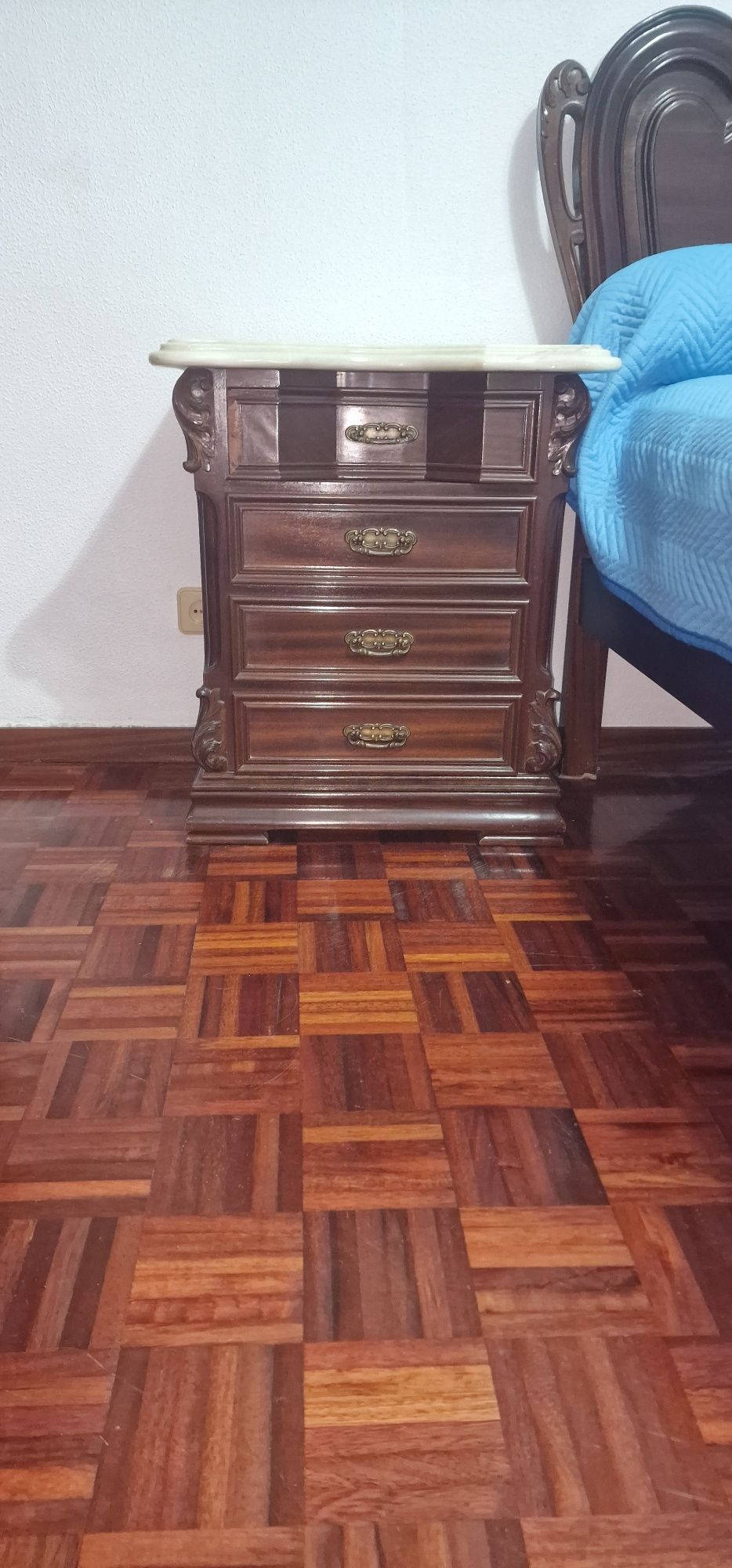 Quarto completo de mogno maciço