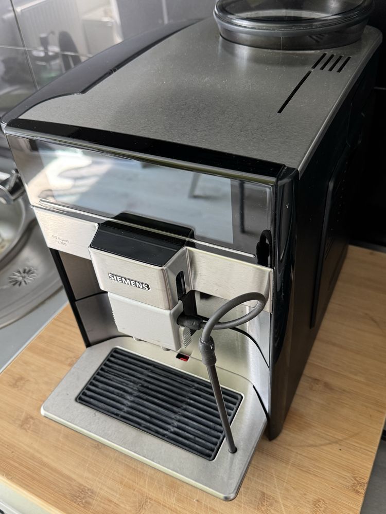 Ekspres automatyczny Siemens EQ.6 Plus S700