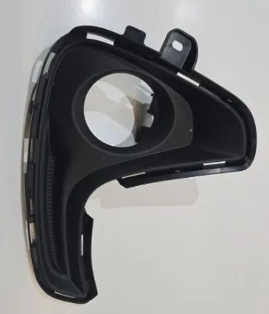 kratka ramka halogenu lewy lewa toyota yaris IV