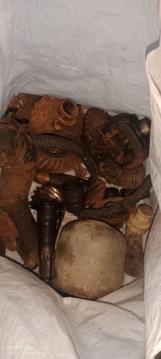 Різні деталі розпродам