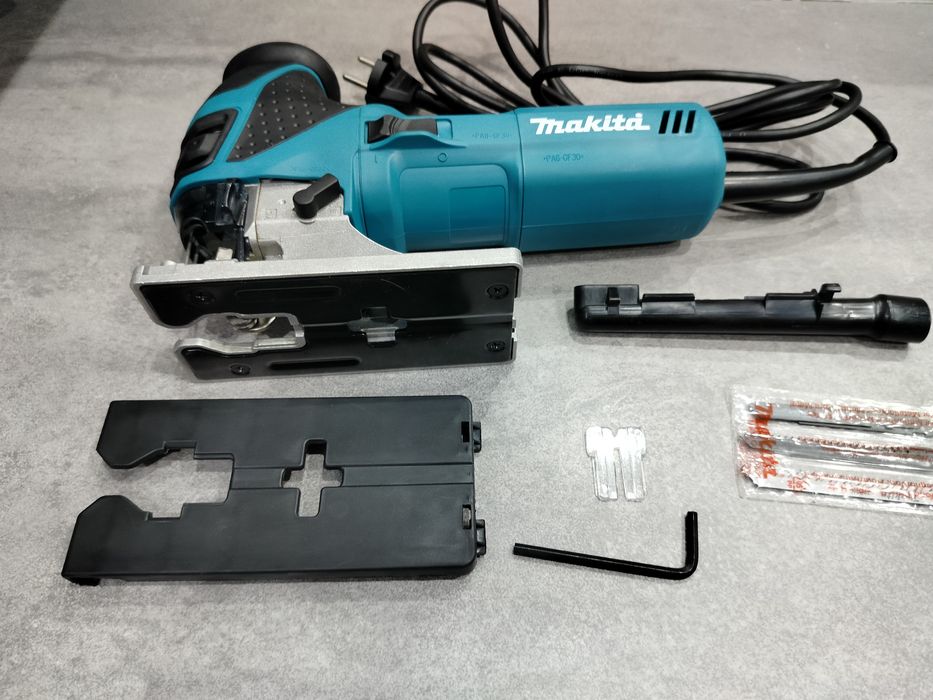 Wyrzynarka Makita 4351FCTJ Nowa