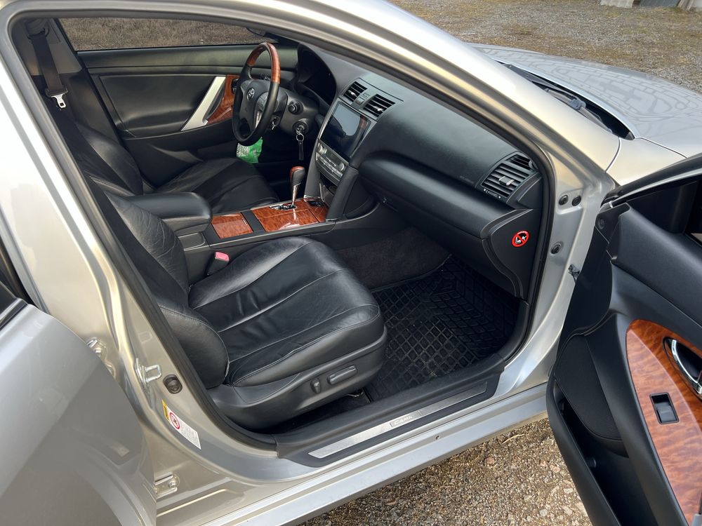 Toyota camry 3.5 2008 рік