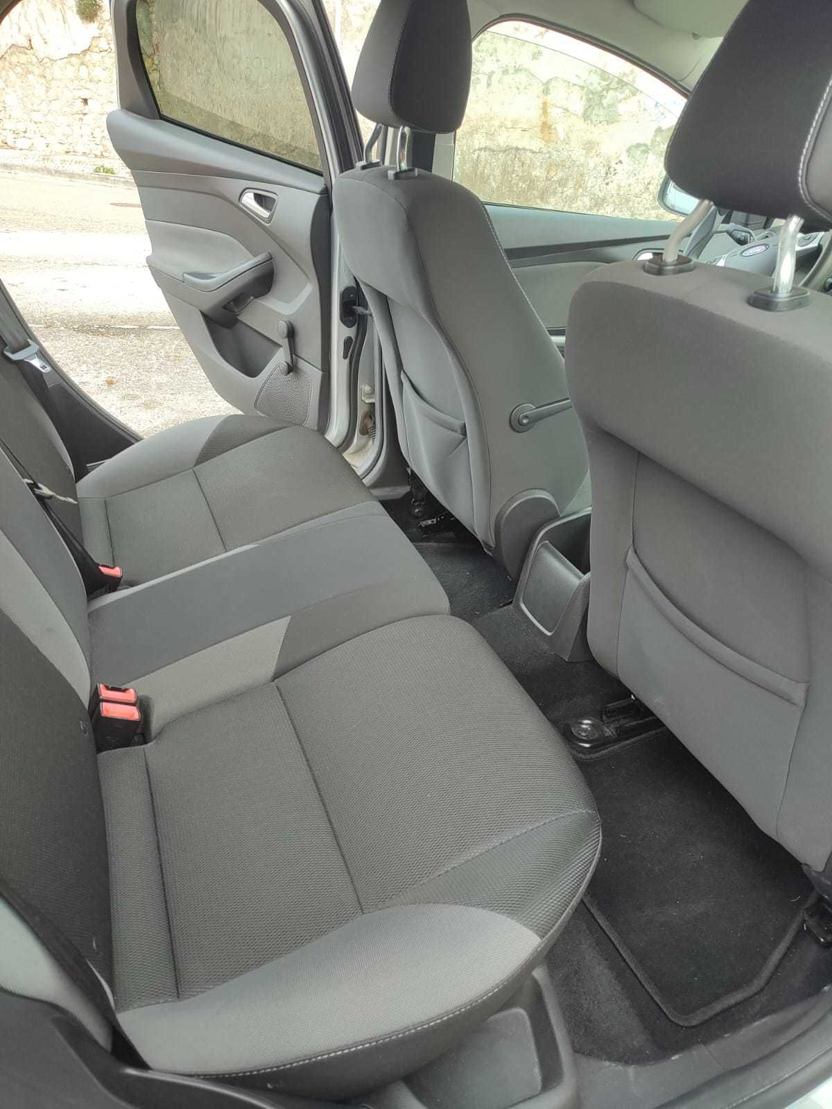ford focus 2014 bem estimado