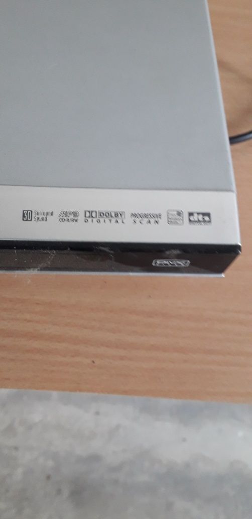 Продам DVD  плеєр LG DS 563 X