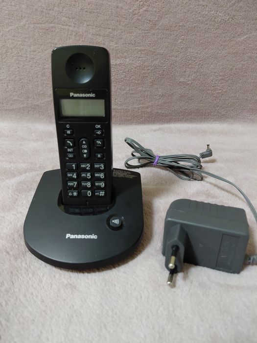 Радіотелефон Panasonic KX-TG1077UA