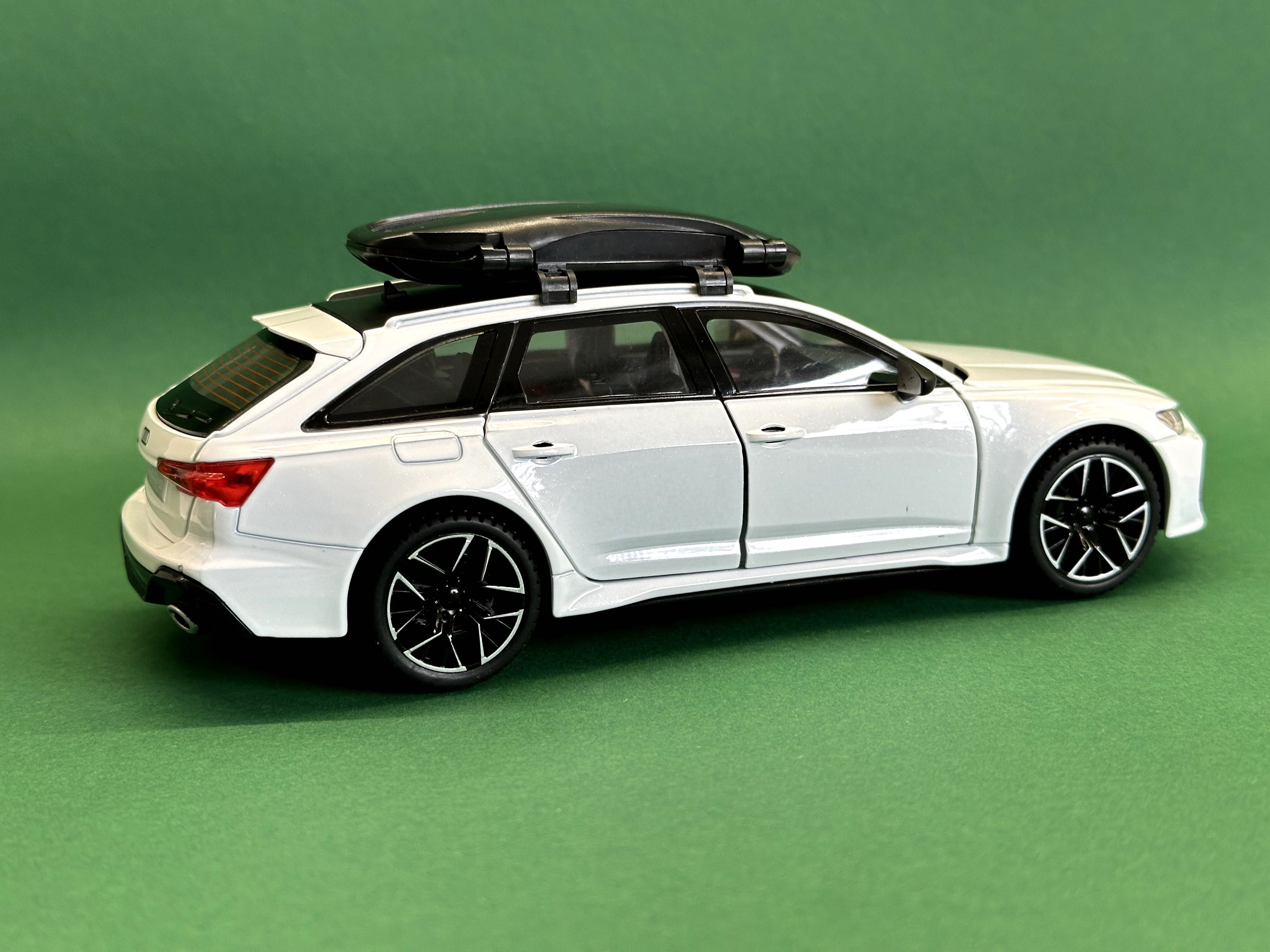 1:24 Audi RS6 combi quattro - model/zabawka, biały