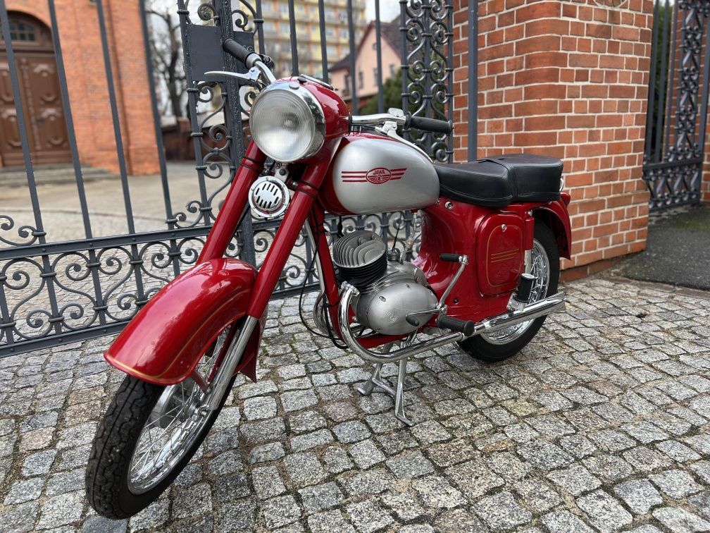 JAWA-CZ 150 TYP 352 Z 1955 roku.