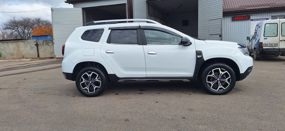 DACIA Duster4wd Laureate 1.5диз. 86kv 120л.с. 6-Ступка