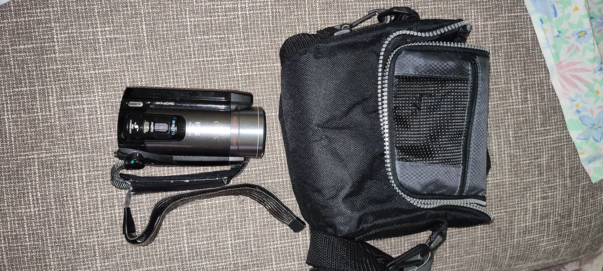 Камера Canon Legria HF200