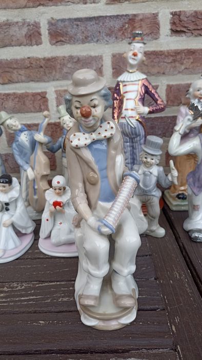 Статуэтка  клоун