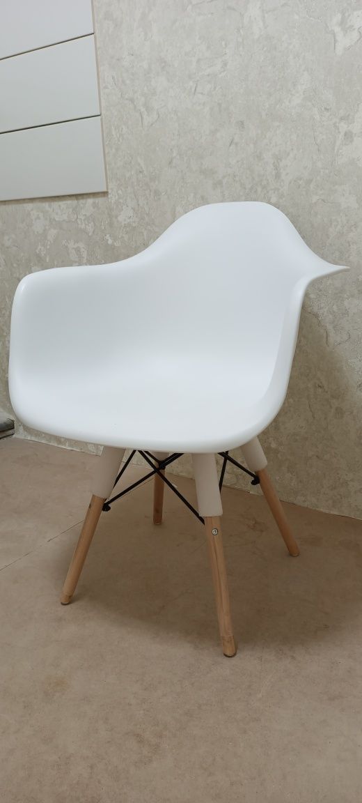 Стілець з підлокітниками Style white(630*630*800)