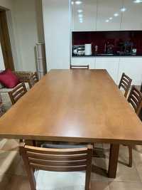 Vendo mesa de madeira de sala com 6 cadeiras