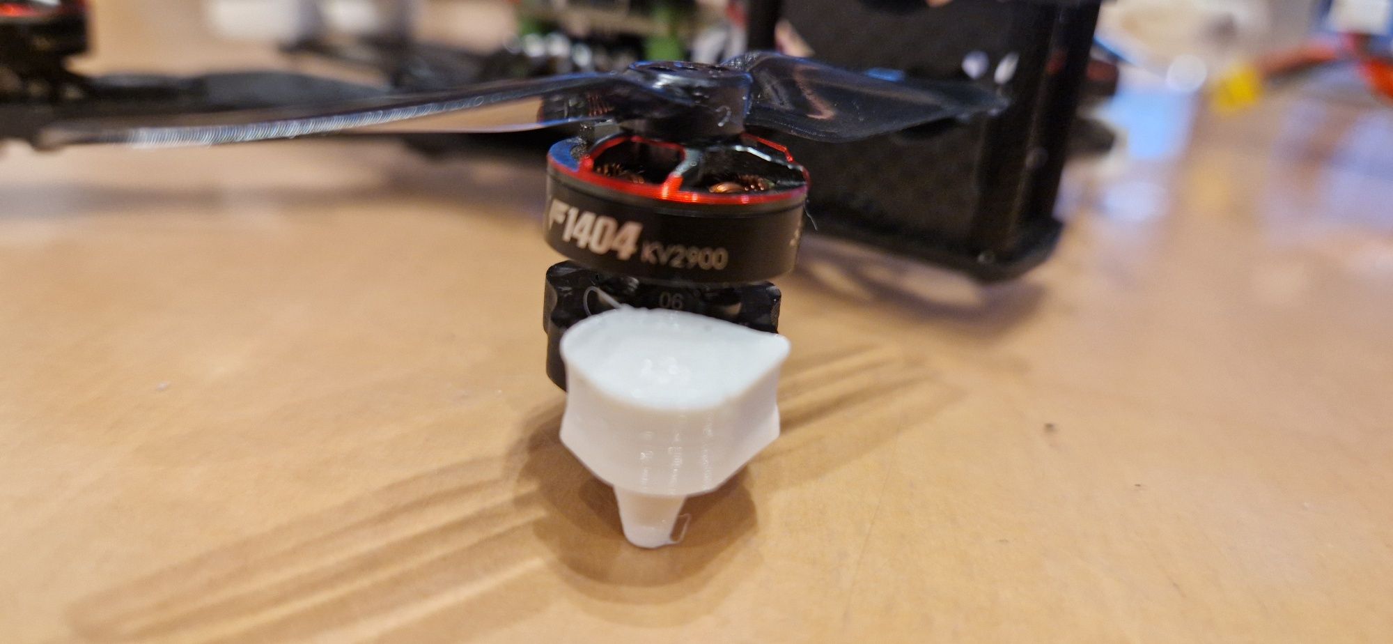 Dron apex 3 tmotor 1404 4-6s 2900kv stack 722