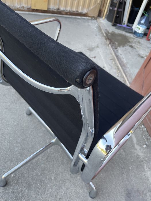 krzesło fotel Vitra EA 108