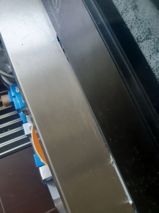 Stół że stali nierdzewnej