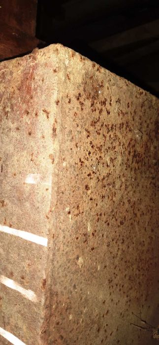 Жілізна емкість під рідину чи фікалію.