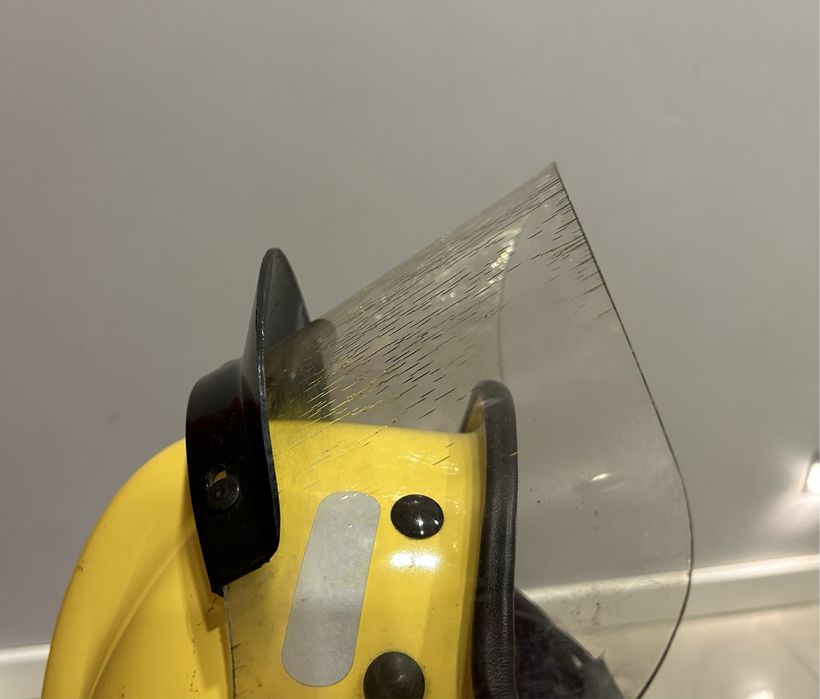 Żółty Hełm Strażacki KZPT Kalisz - Super Stan, leżak magazynowy