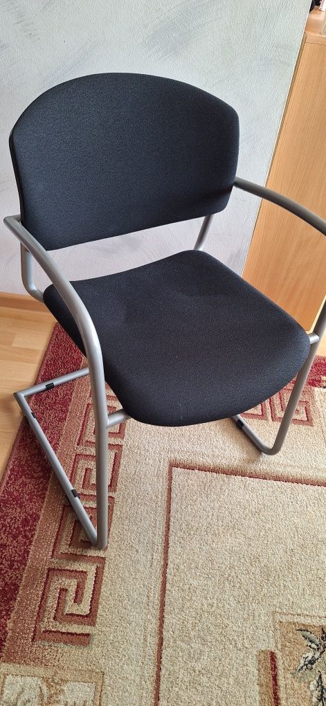 Krzesło konferencyjne