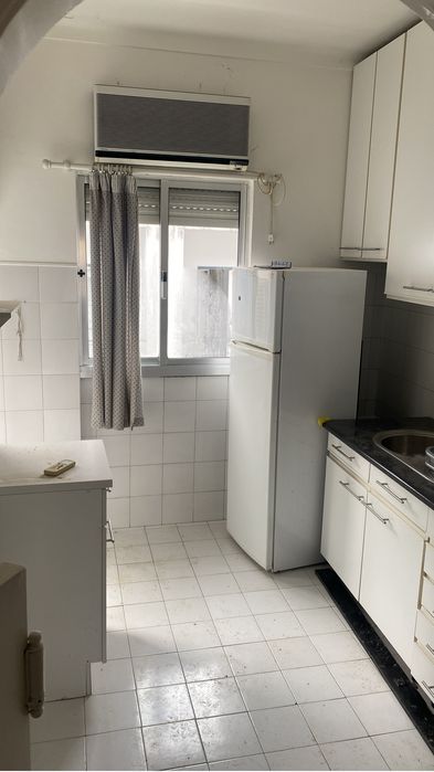 Quarto Alhandra perto da estação, de frente para o rio