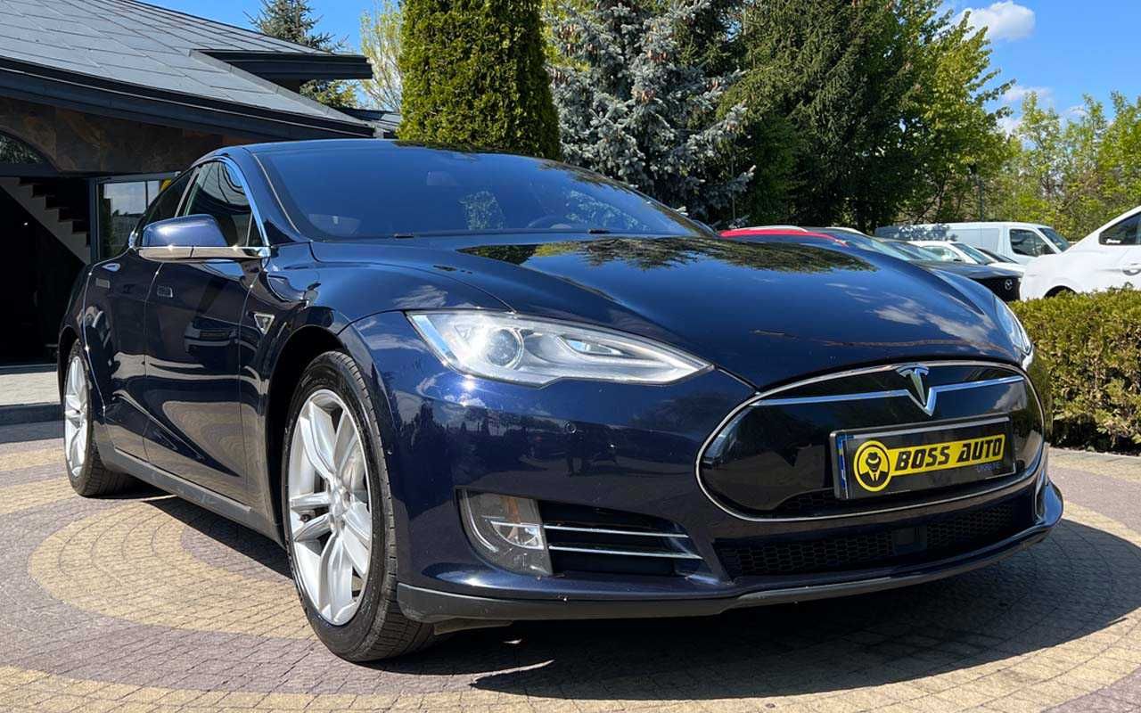 Tesla Model S 70D