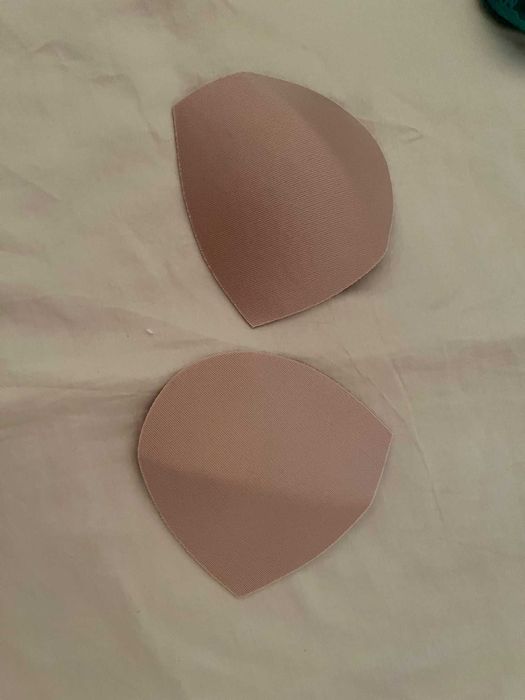 almofada de ombro bejes