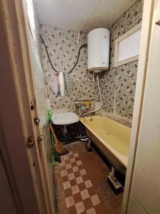 продам 2 комн на Заболотного по цене 1 комн   21 999 у.е