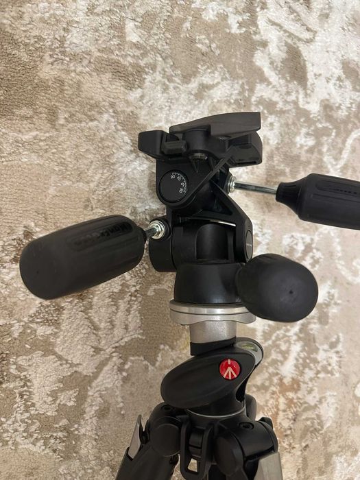 Алюмінієвий 3-секційний штатив Manfrotto 190XPRO та головка 804RC2