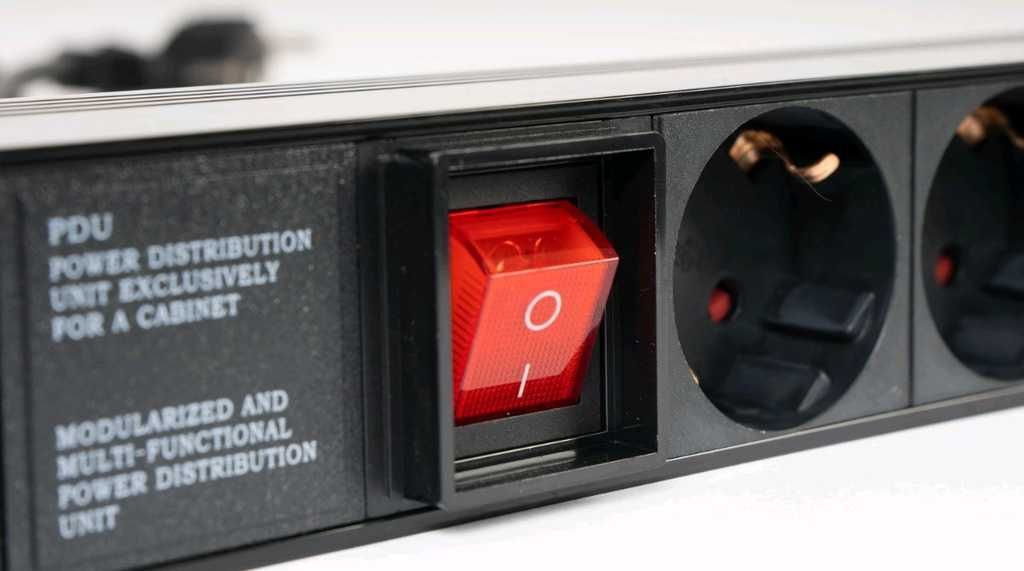 Extensão Elétrica De 1 U Para Móveis Rack 19" Fonestar FRP-8