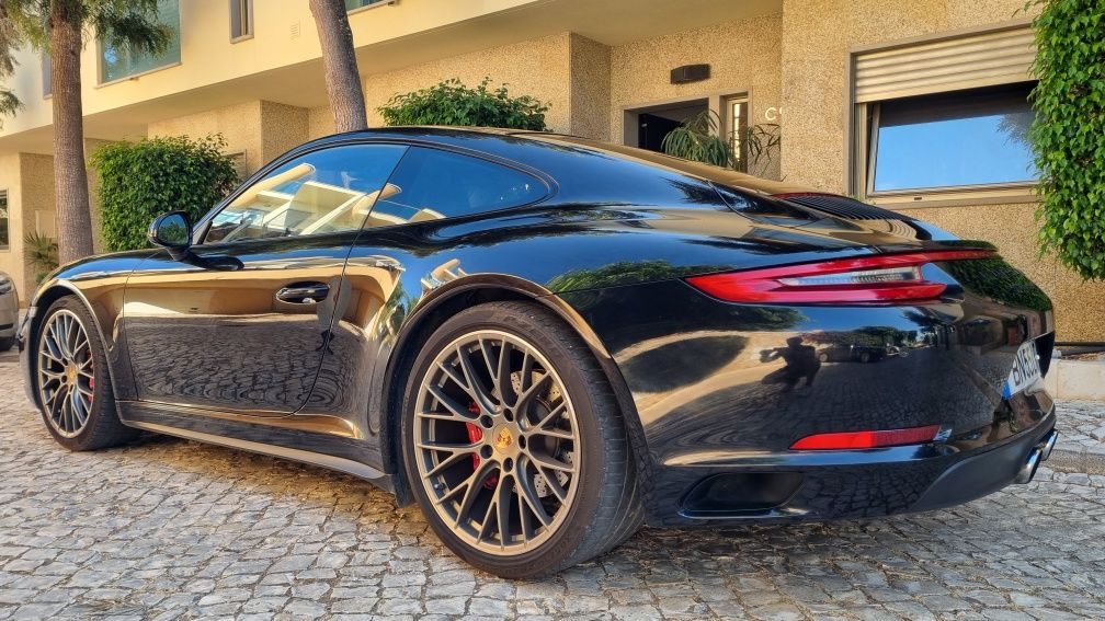 Porsche 911 4S Black