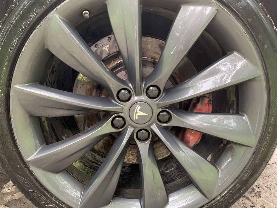R 19 з зимовою резиною R21 Tesla S, X 5/120 комплект 550