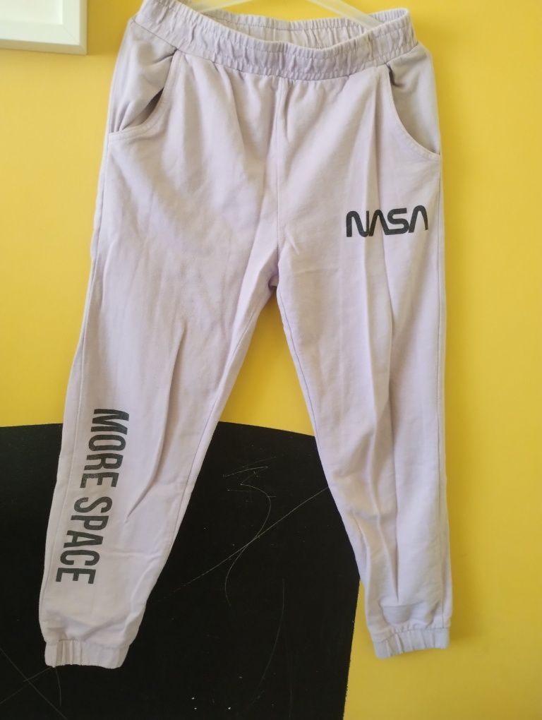 Spodnie dresowe dziewczęce NASA Sinsay 140