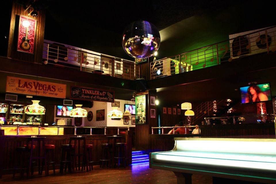 Bar na Baía da Amora