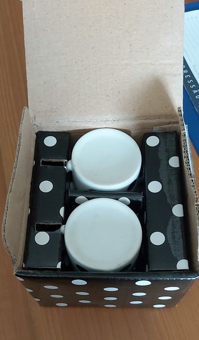 Conjunto 2 chávenas de café às bolinhas